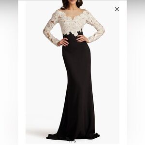 NEW Tadashi Shoji Black Gown with Ivory Lace Bodice Size 2